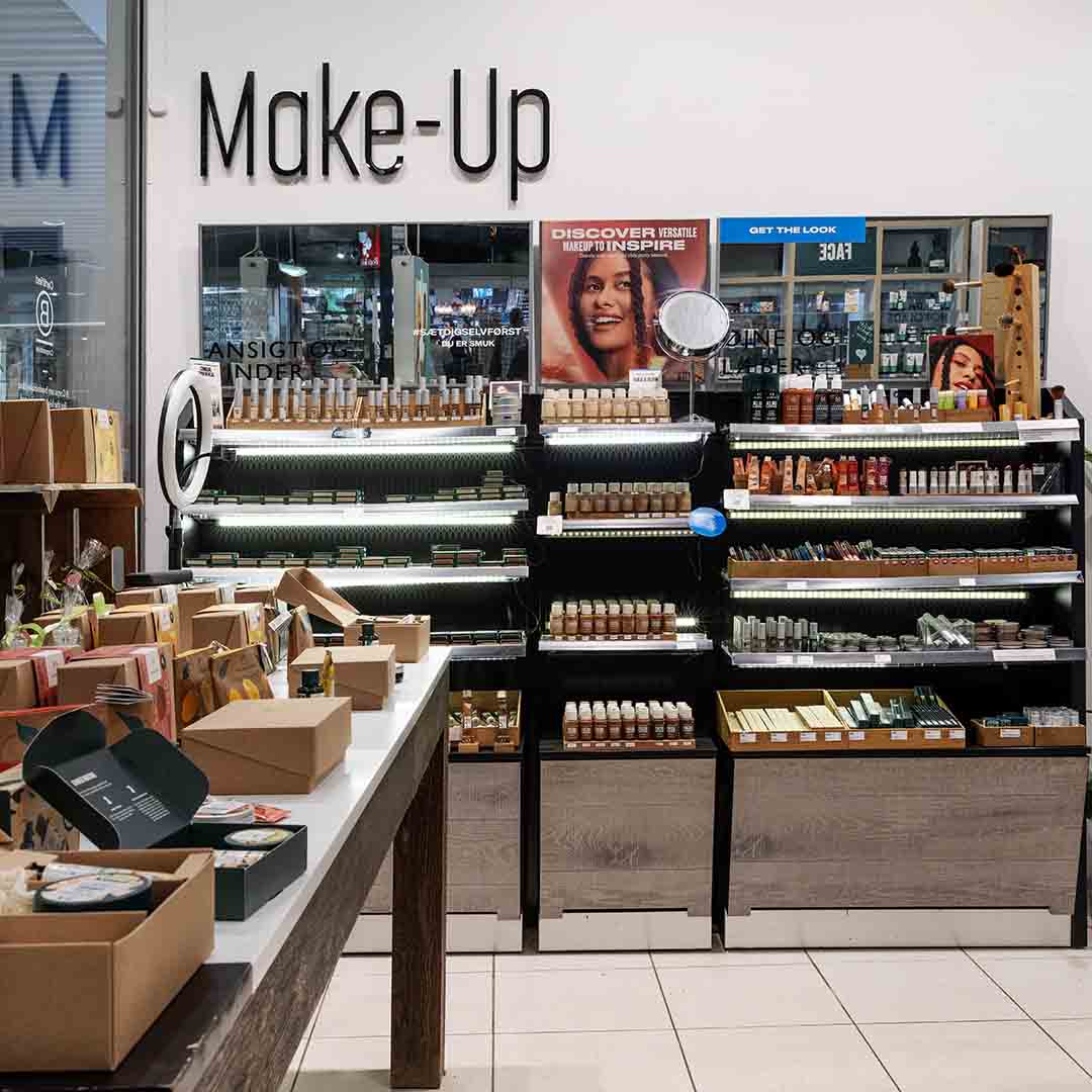 Stort udvalg af make up hos The Body Shop på Frederiksberg.
